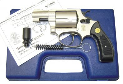 Smith & Wesson Chiefs Special, vernickelt, Kunststoffgriffschalen