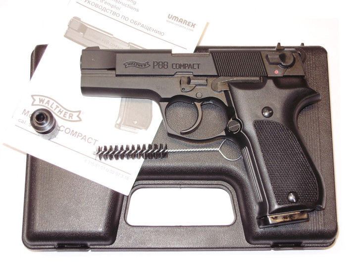 Walther P88 Compact, brüniert Kunststoffgrif, 9mm P.A.K.