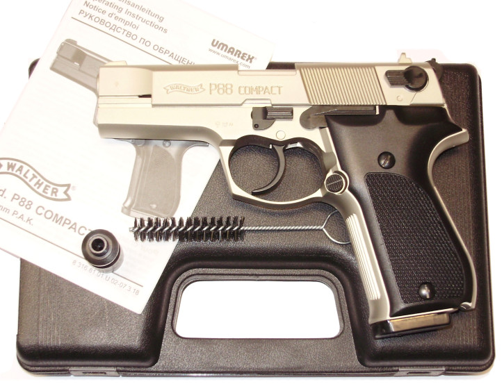 Walther P88 Compact, vernickelt, Kunststoffgriffschalen