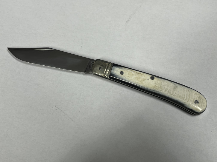 Einteiliges Bauernmesser in Handarbeit hergestellt Einteiliges Bauernmesser in Handarbeit hergestellt