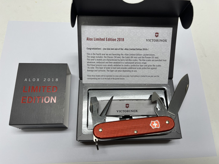 Victorinox Pioneer Alox Beerenrot Limited Edition 2018