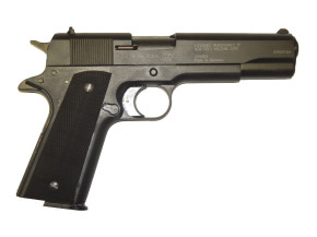 Colt Government 1911 A1 brüniert, Kunststoffgriffschalen