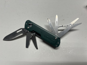 Leatherman Free T4 Messer grün