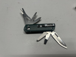 Leatherman Free T4 Messer grün